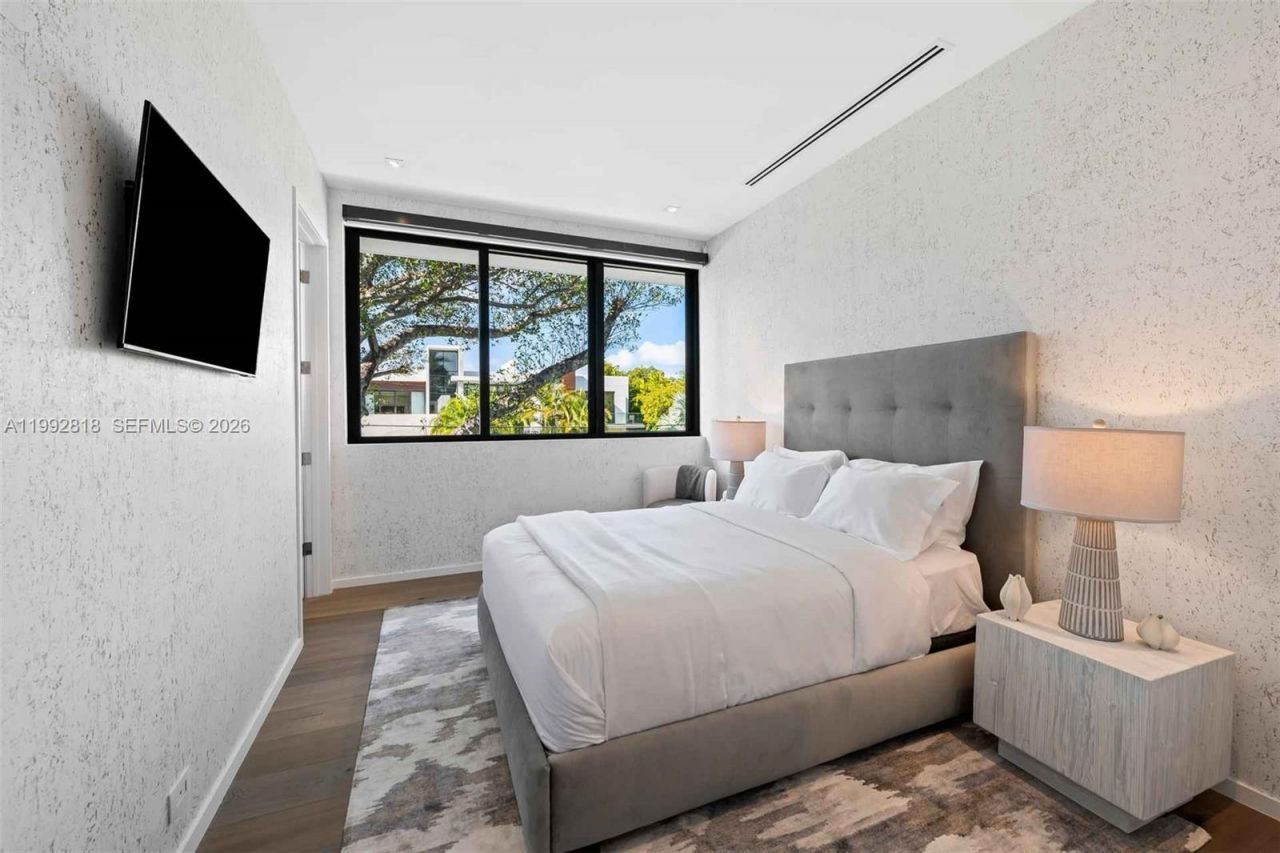 121 2nd Dilido Ter. Share A , Miami Beach, FL 33139 Photo