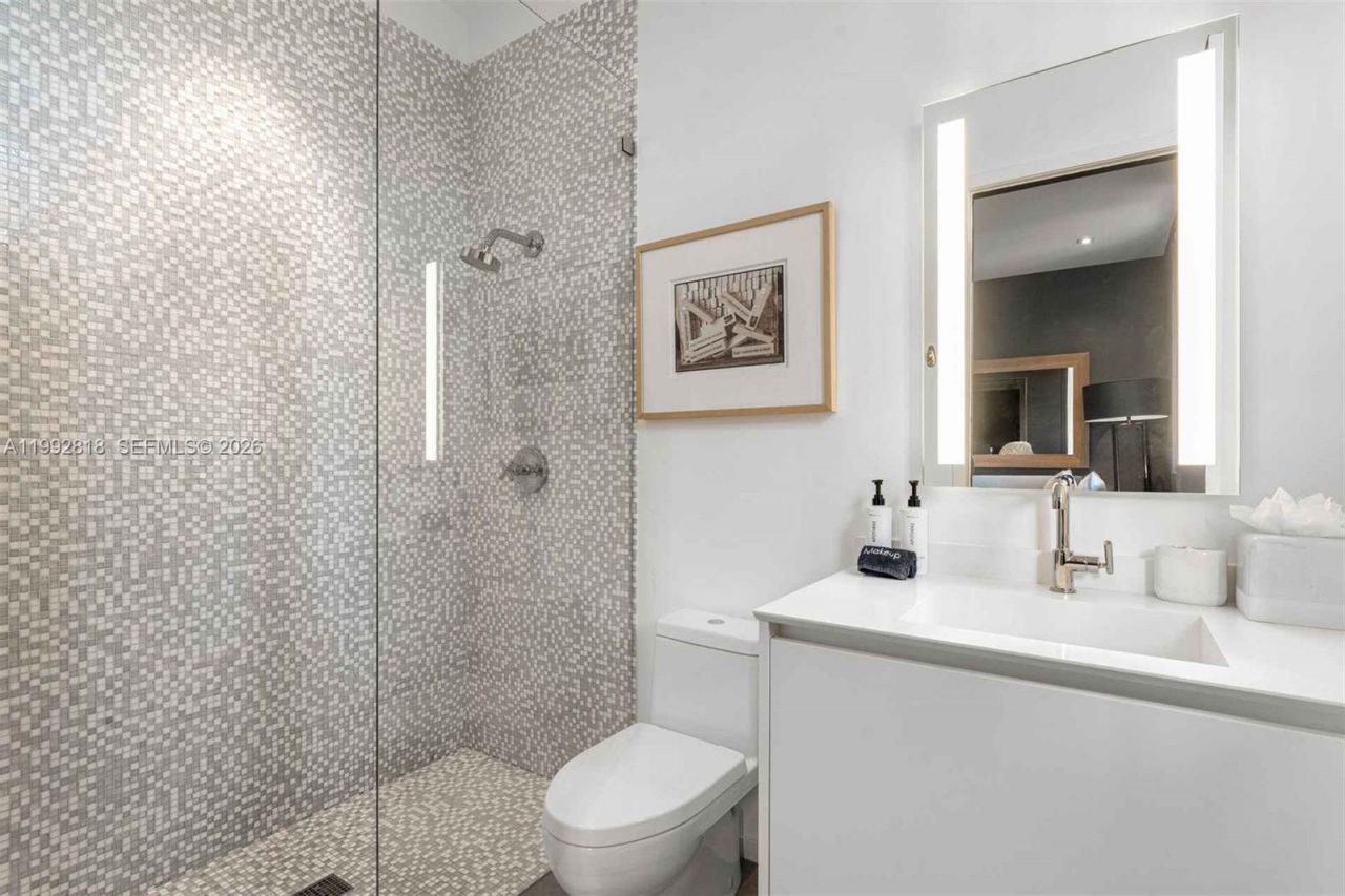 121 2nd Dilido Ter. Share A , Miami Beach, FL 33139 Photo