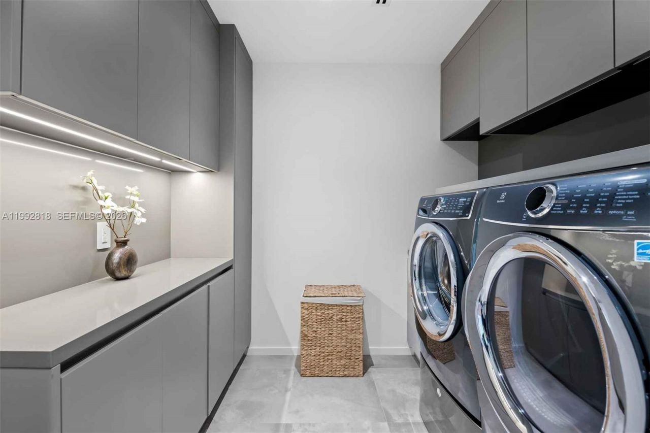 121 2nd Dilido Ter. Share A , Miami Beach, FL 33139 Photo