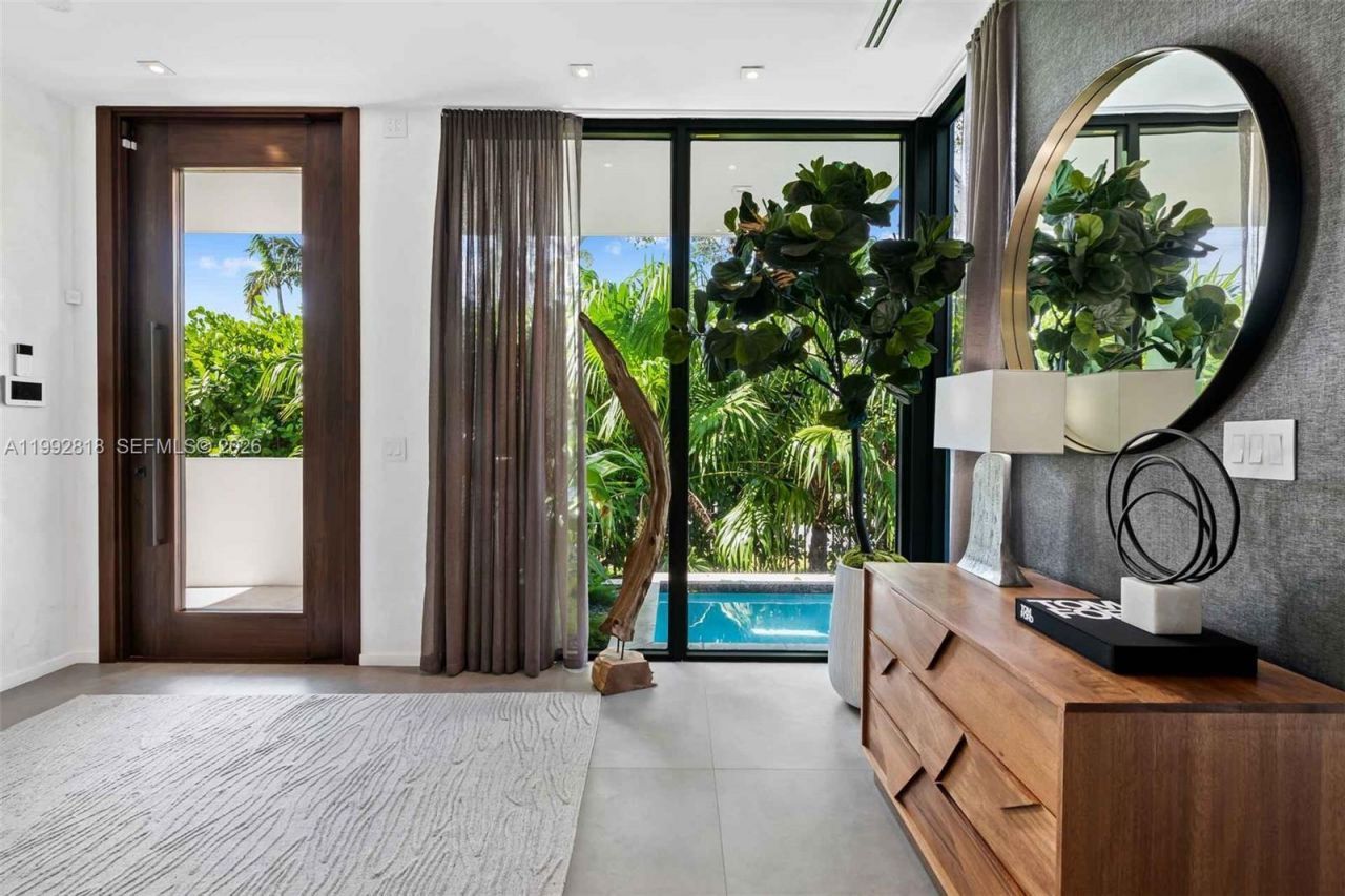 121 2nd Dilido Ter. Share A , Miami Beach, FL 33139 Photo