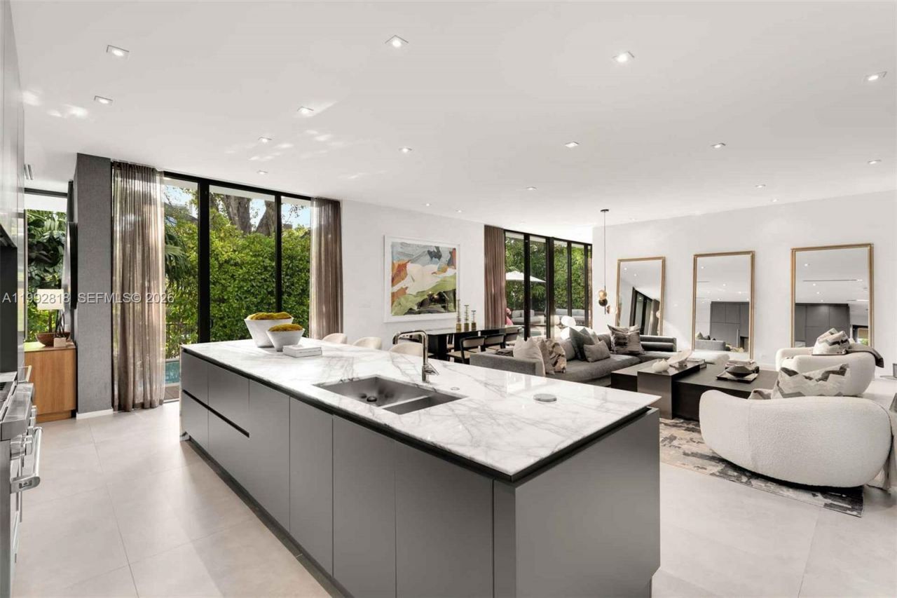 121 2nd Dilido Ter. Share A , Miami Beach, FL 33139 Photo