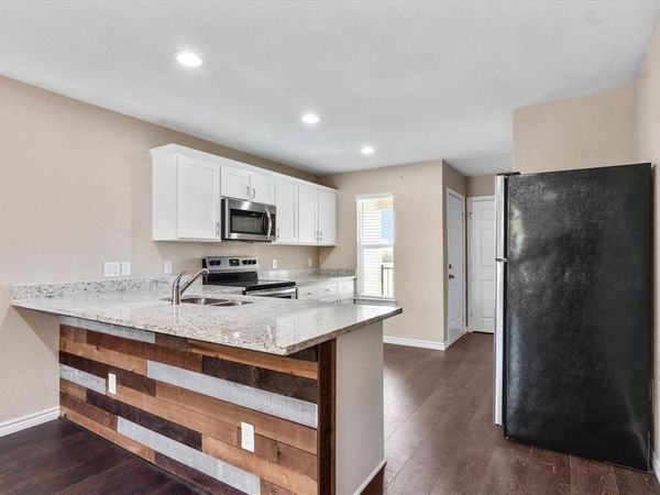 1406 Courtney Place , Unit A, Cleburne, TX 76033