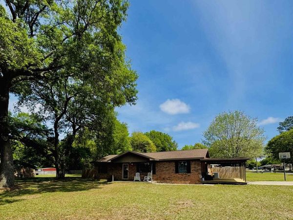 4400 Mundy Ln, Pace, FL 32571