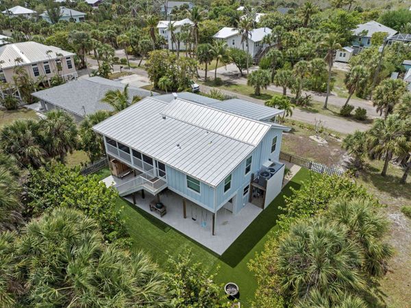 9248 Kincaid Ct, Sanibel, FL 33957