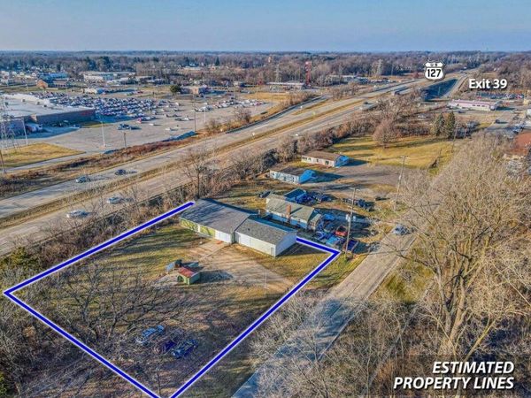 240 Watts Road, Jackson, MI 49203