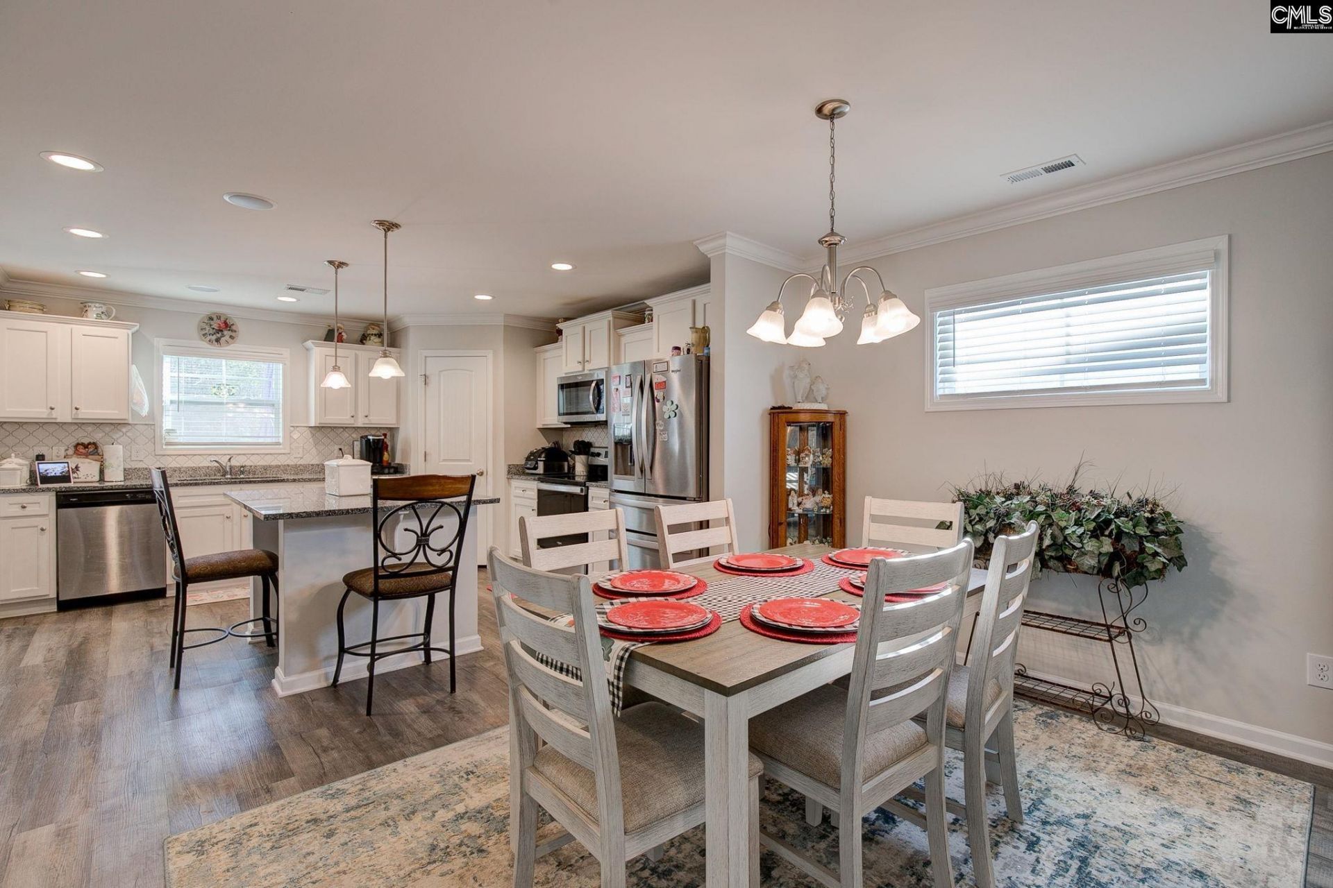 215 Drummond Way  Photo 5