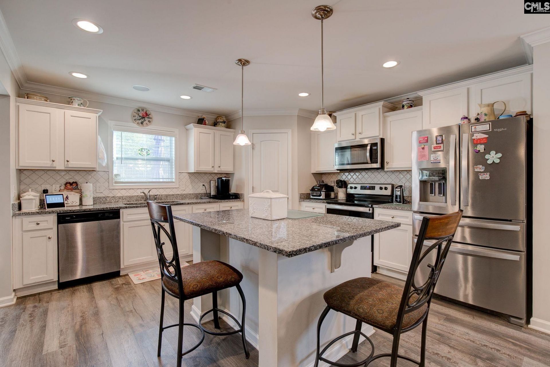 215 Drummond Way  Photo 7