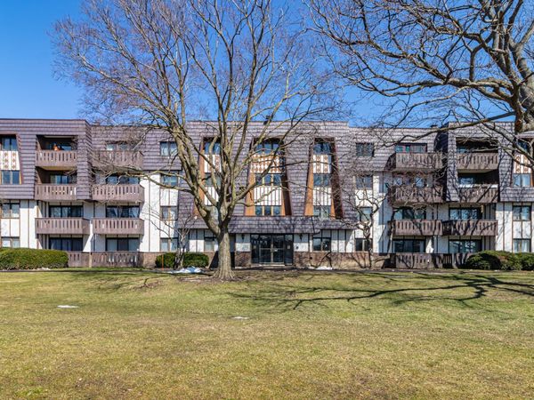 13200 W Heiden Circle , Unit 2111, Lake Bluff, IL 60044