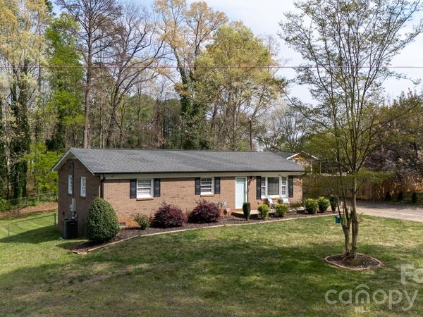 2640 Meadow Lark Lane , Gastonia, NC 28056