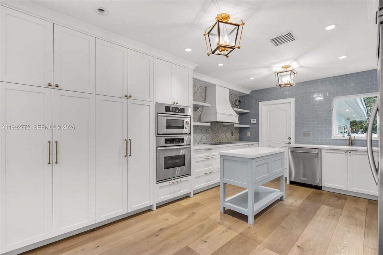 1550 Taragona Dr , Coral Gables, FL 33134 Photo