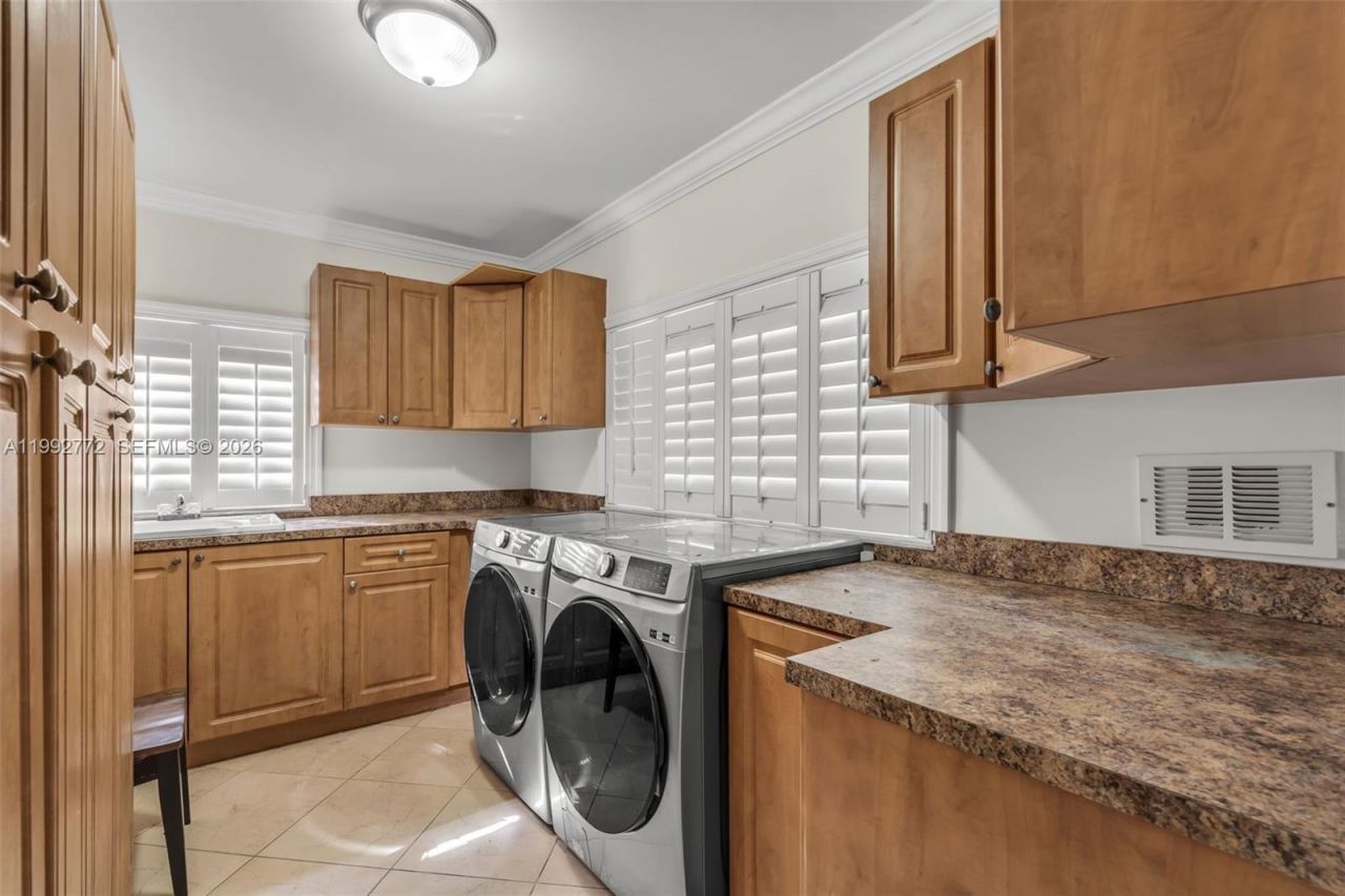 1550 Taragona Dr , Coral Gables, FL 33134 Photo