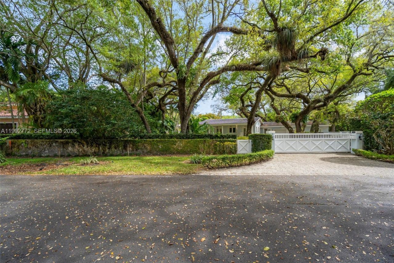 1550 Taragona Dr , Coral Gables, FL 33134 Photo