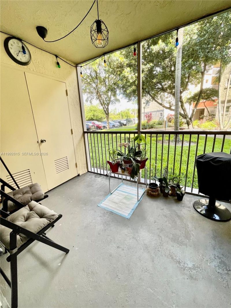 8255 Lake Dr, Unit 102, Doral, FL 33166 Photo