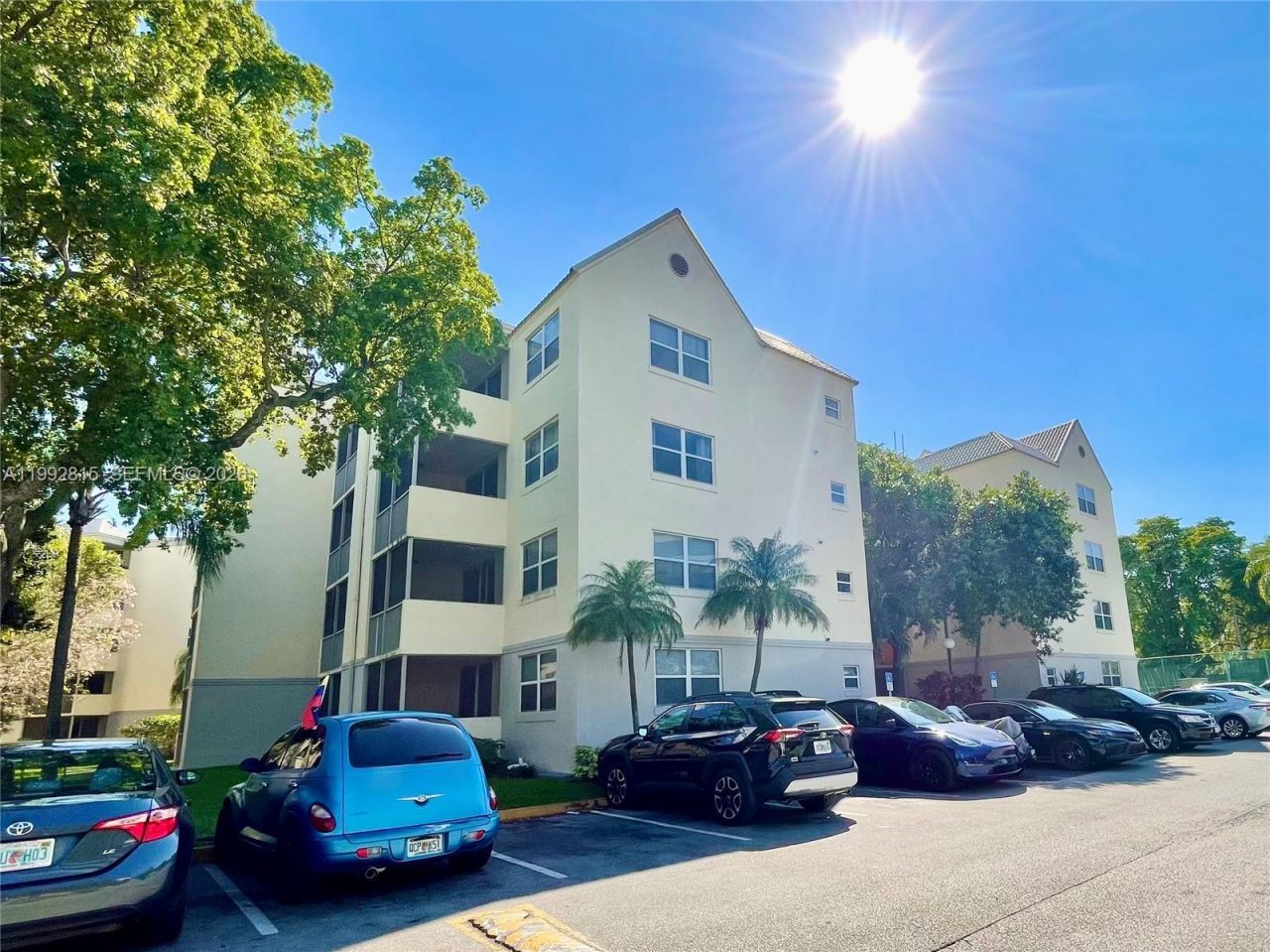 8255 Lake Dr, Unit 102, Doral, FL 33166 Photo
