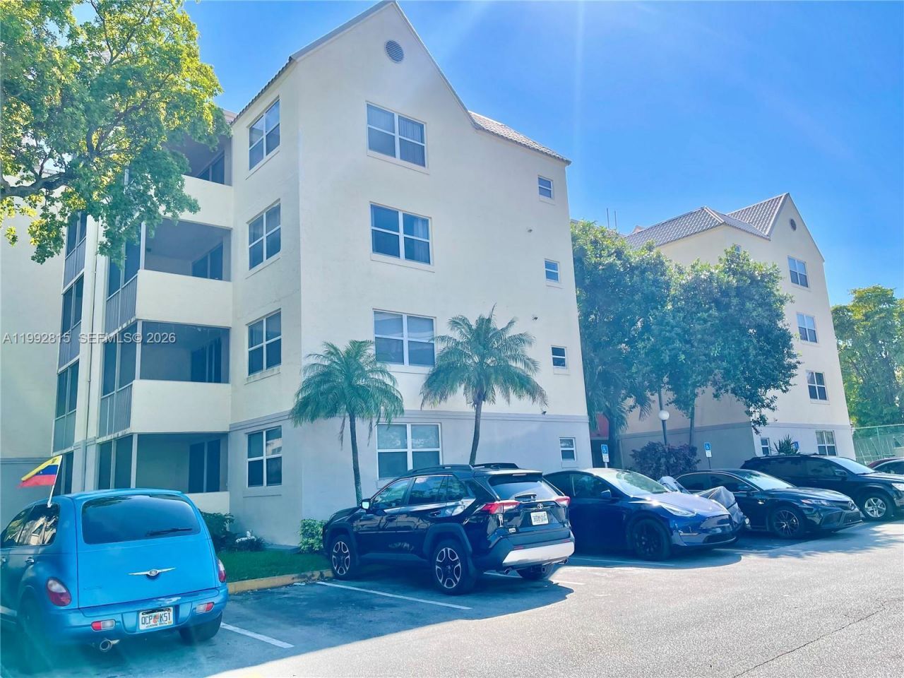 8255 Lake Dr, Unit 102, Doral, FL 33166 Photo