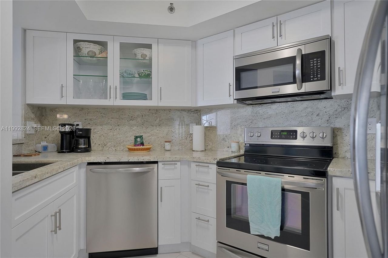 Please Call For Address, Unit 204, Miami Beach, FL 33141 Photo