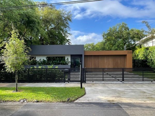 2110 NE 191st Dr , North Miami Beach, FL 33179