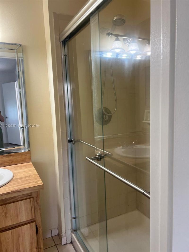 6465 W 27th Ave , Unit 43-202, Hialeah, FL 33016 Photo