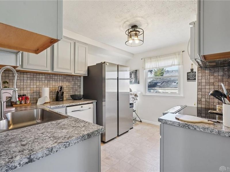 447 S Stadium Drive, Xenia, OH 45385 Photo 9