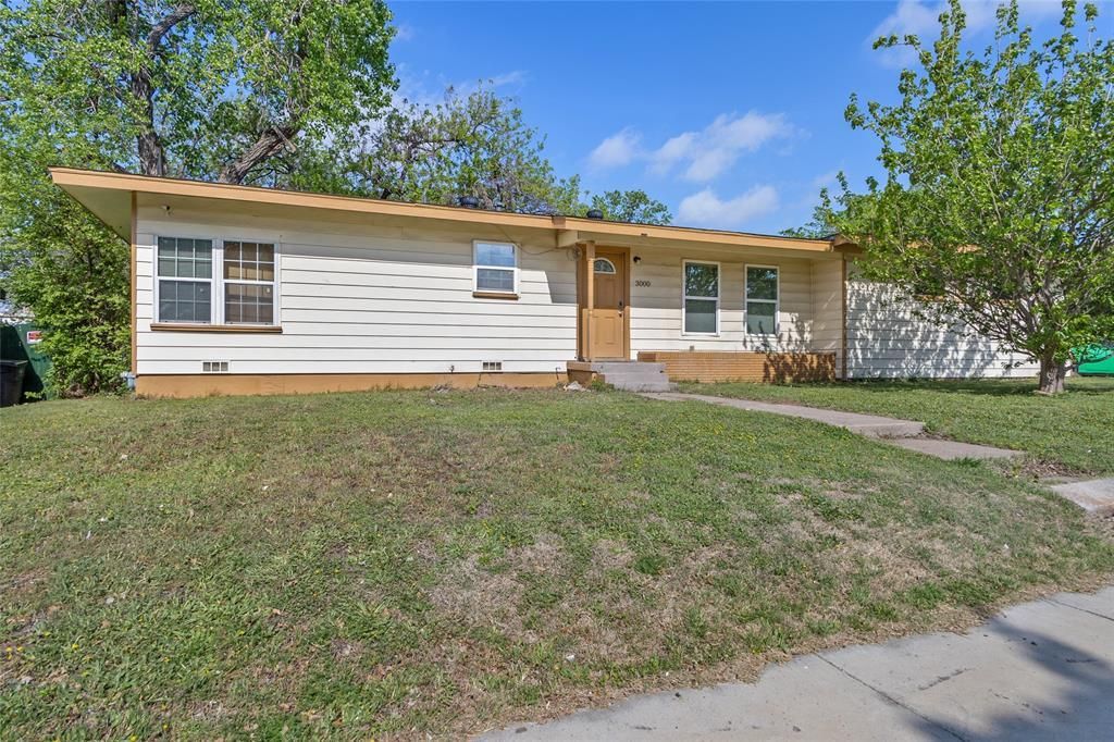 3000 Pate Drive, Fort Worth, TX 76105 Main Photo