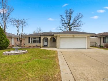3088 Gloucester Drive, Sterling Heights, MI 48310
