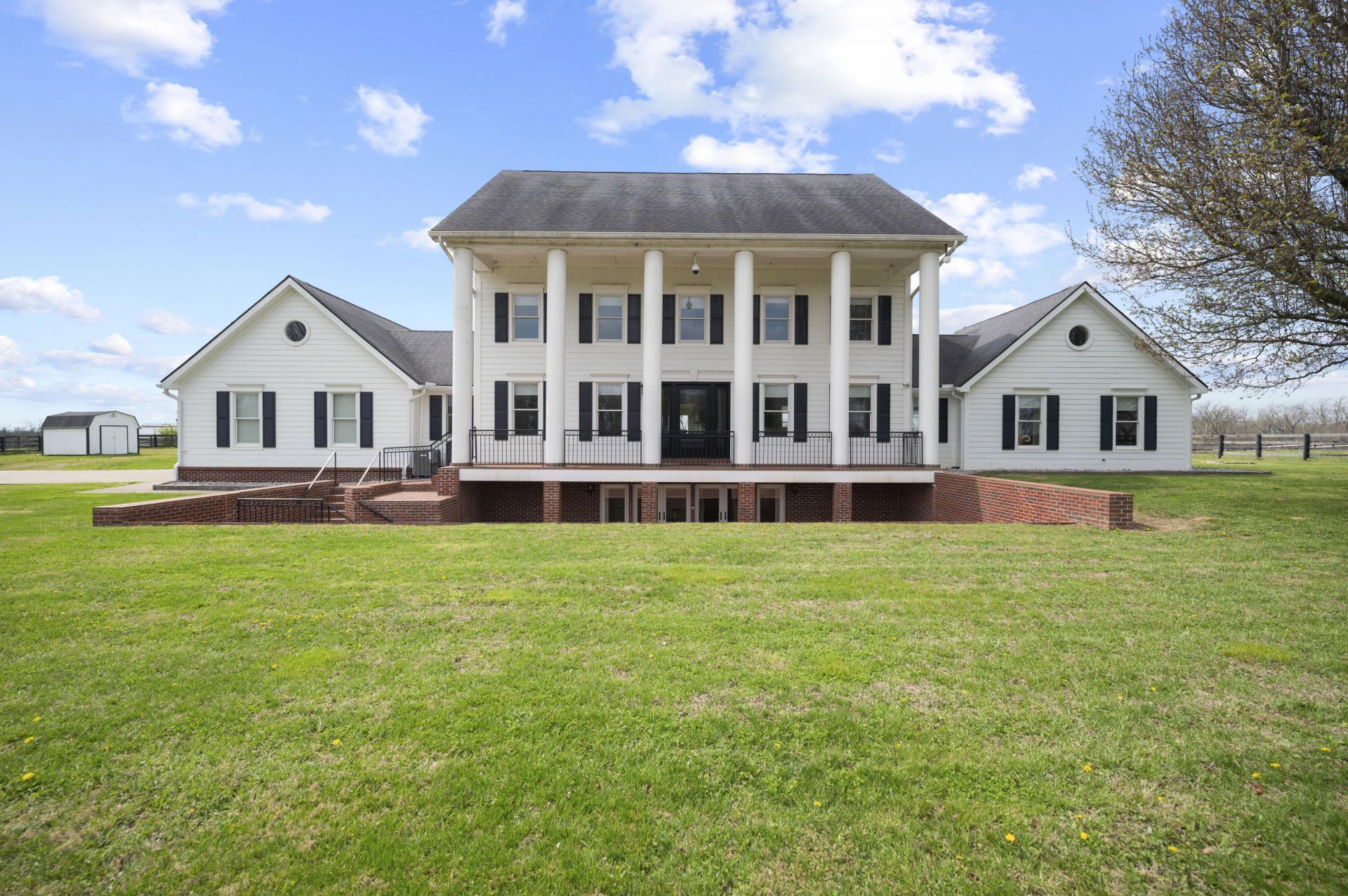 3600 Briar Hill Road, Lexington, KY 40516