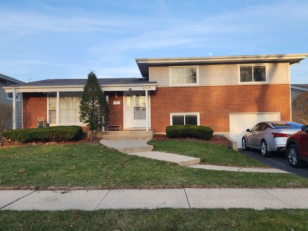 843 S School Street , Lombard, IL 60148