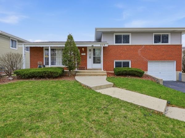 843 S School Street , Lombard, IL 60148