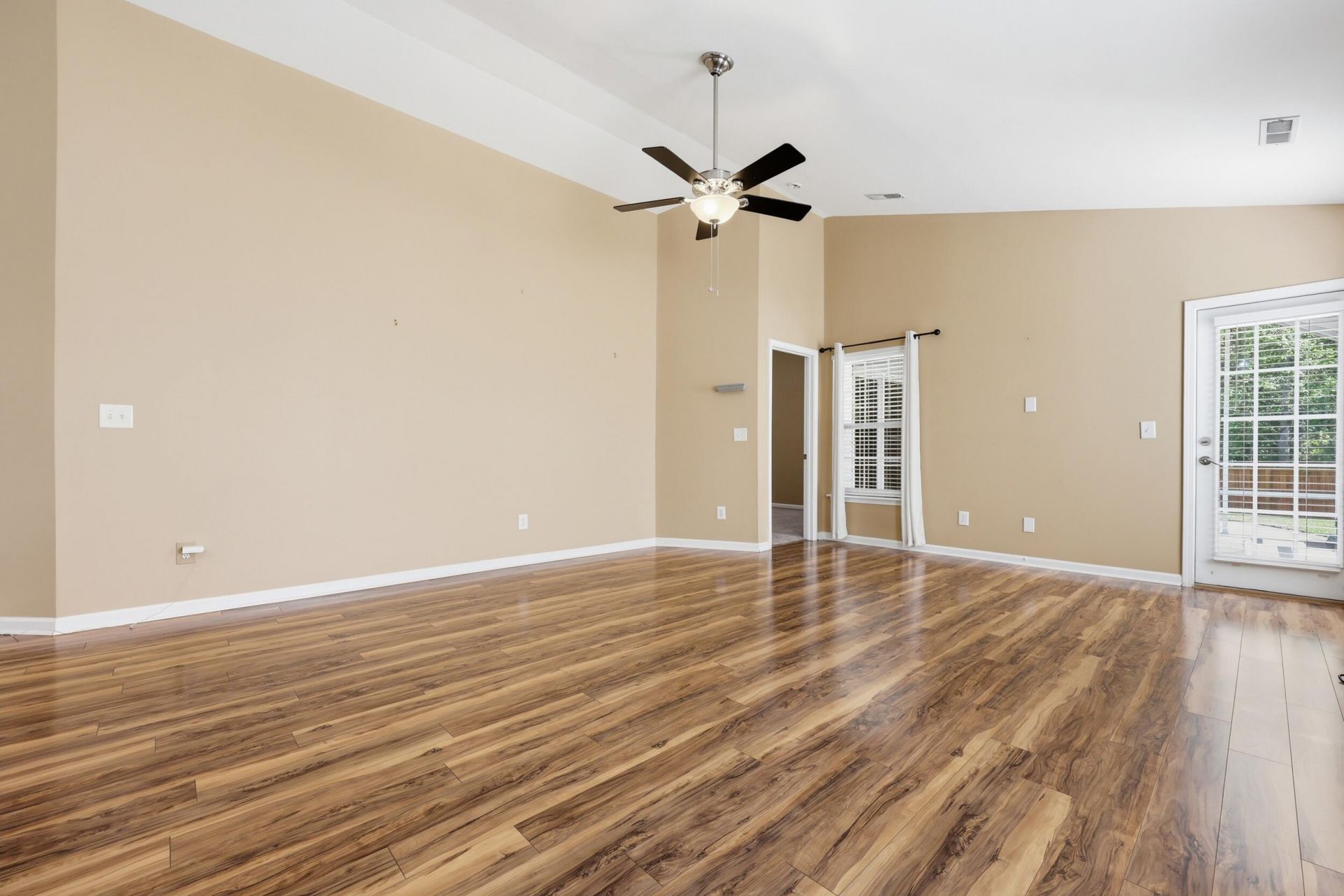 611 Savannah River Drive Photo 5