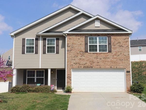 5105 Black Forest Drive , Greensboro, NC 27405