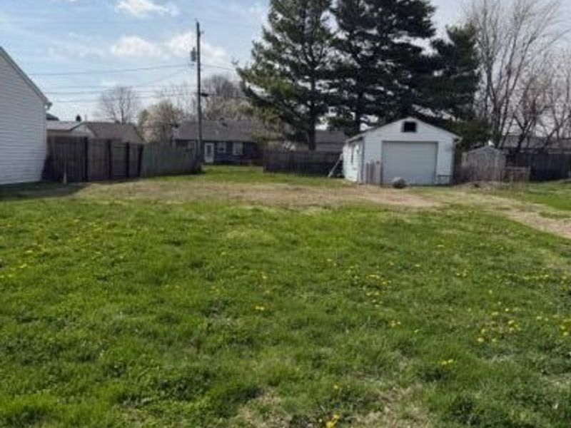 375 Eva Drive, Circleville, OH 43113 Photo 2