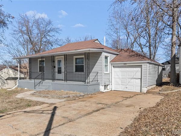 7471 Sharon Drive , St Louis, MO 63136