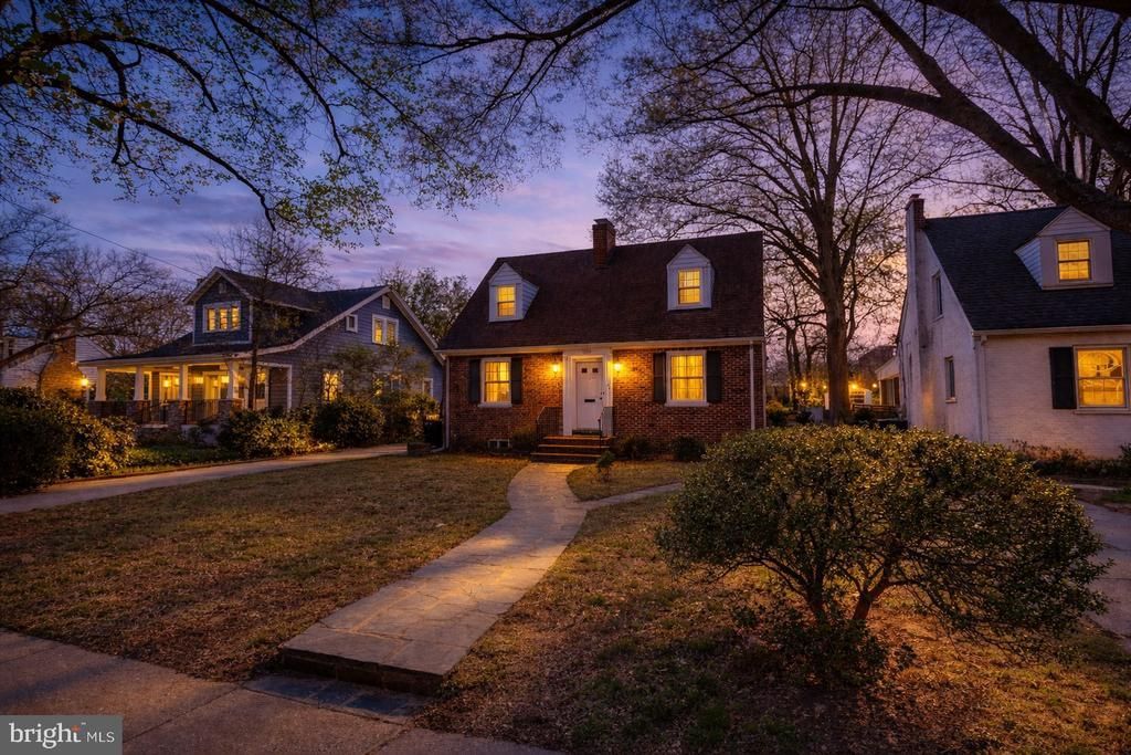 1110 College Avenue, Fredericksburg, VA 22401 Main Photo