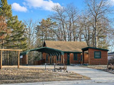 618 1st Street NE, Menahga, MN 56464