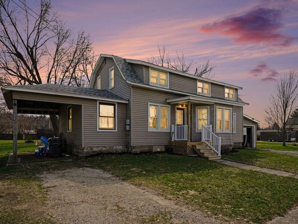 229 W Union Street, Lawton, MI 49065