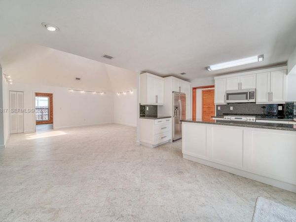 7320 SW 100th Ct, Miami, FL 33173