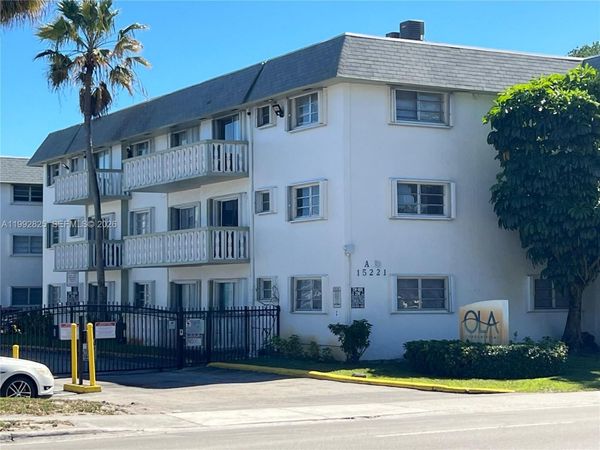 15205 NE 6th Ave , Unit D301, Miami, FL 33162