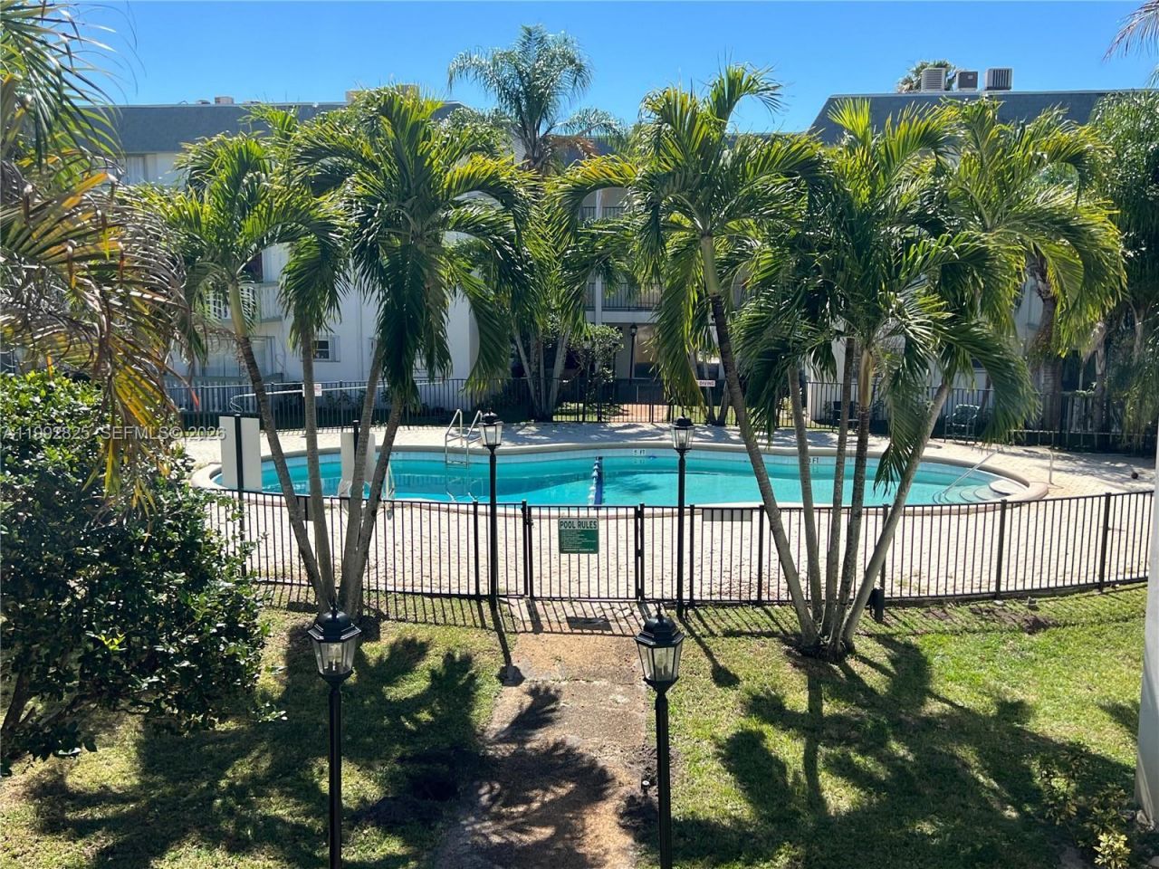 15205 NE 6th Ave , Unit D301, Miami, FL 33162 Photo