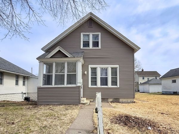 1125 37th Street, Rock Island, IL 61201