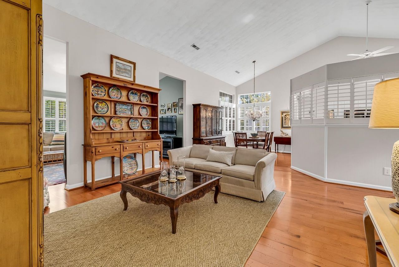 4802 Southern Trail Photo 8