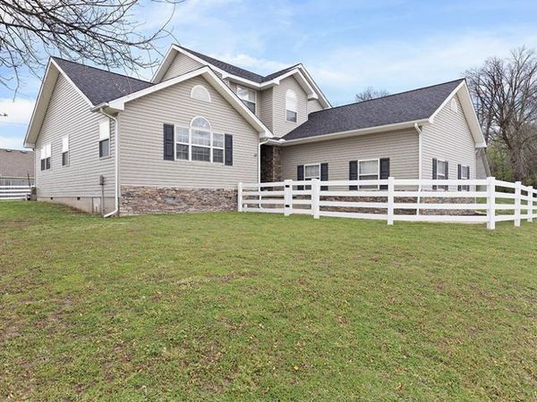 1331 Fox Ridge Lane , Neosho, MO 64850