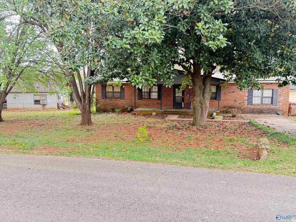 202 Nanela Drive, Moulton, AL 35650
