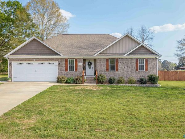 141 Swindall Circle, Rainbow City, AL 35906