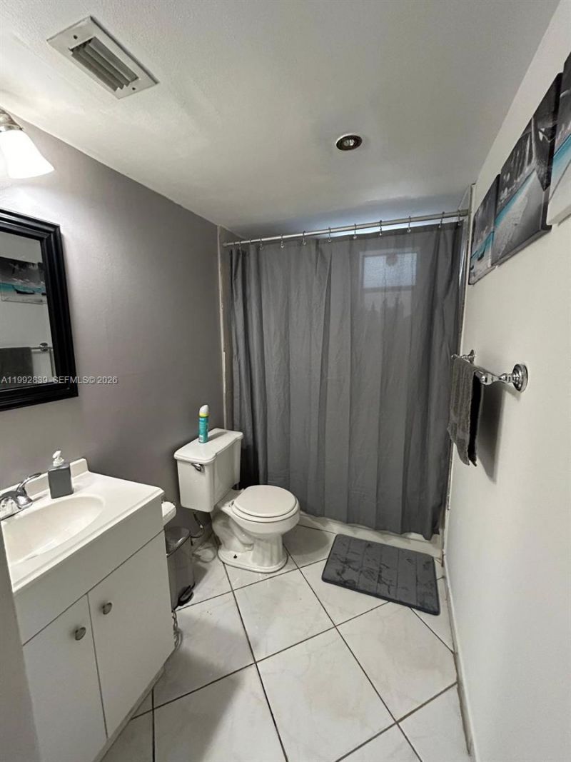 17000 NW 67th Ave, Unit 123, Hialeah, FL 33015 Photo