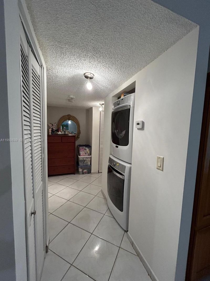 17000 NW 67th Ave, Unit 123, Hialeah, FL 33015 Photo