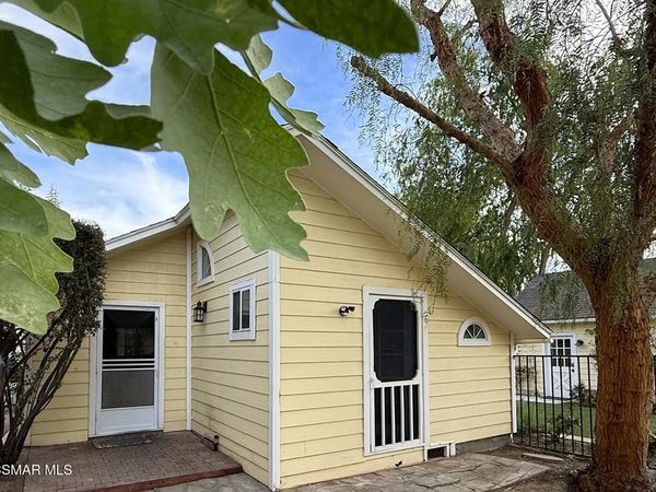 1391 Hillcrest Drive, Unit B, Thousand Oaks, CA 91362