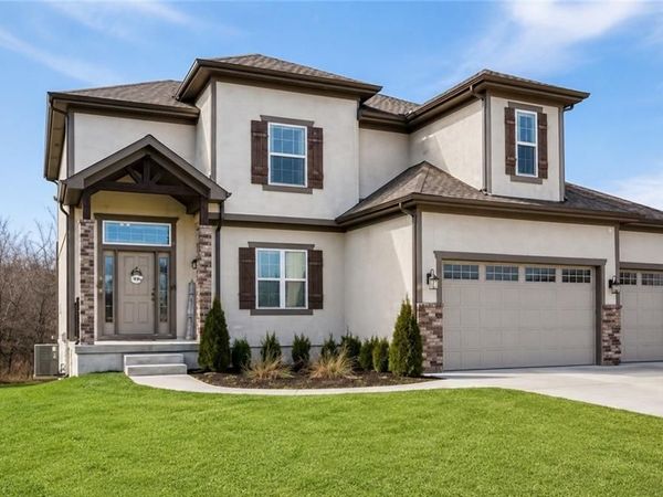 308 E Oak Street, Lone Jack, MO 64070