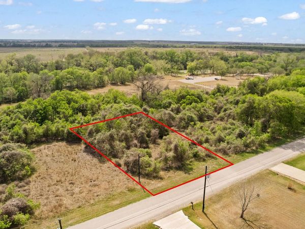 183 Kahana LN , Bastrop, TX 78602