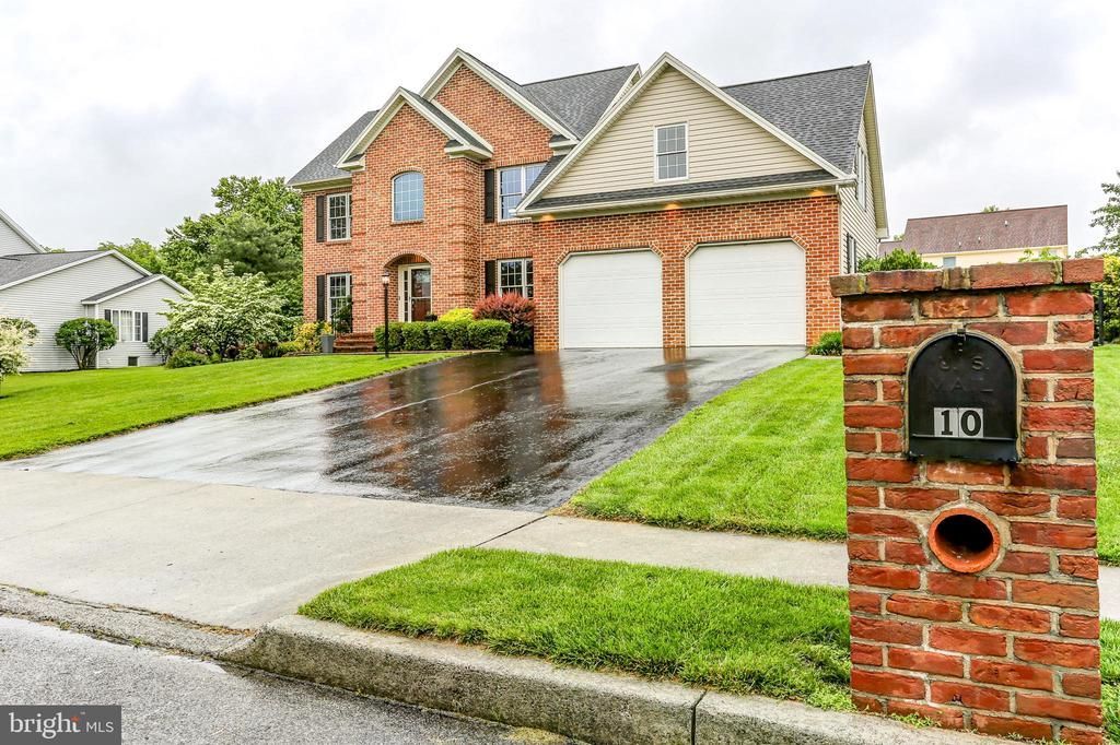 10 SILVER MAPLE DRIVE , BOILING SPRINGS, PA 17007