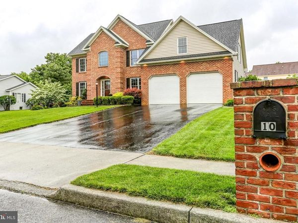 10 SILVER MAPLE DRIVE, BOILING SPRINGS, PA 17007